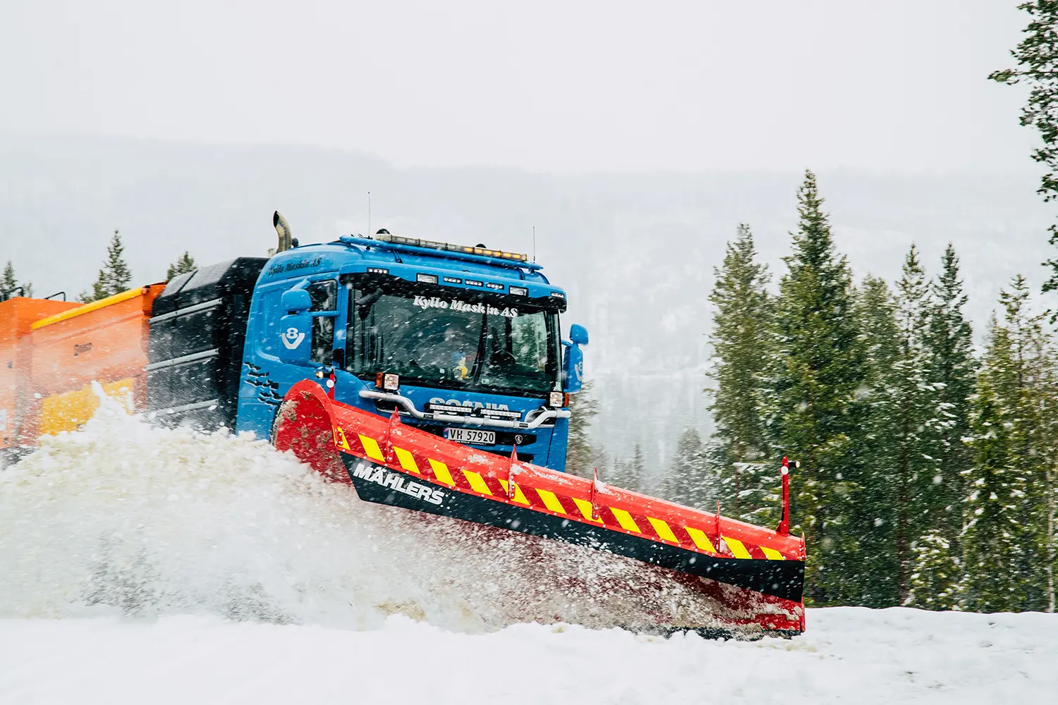 Snøbrøyting med Mählers-utstyr