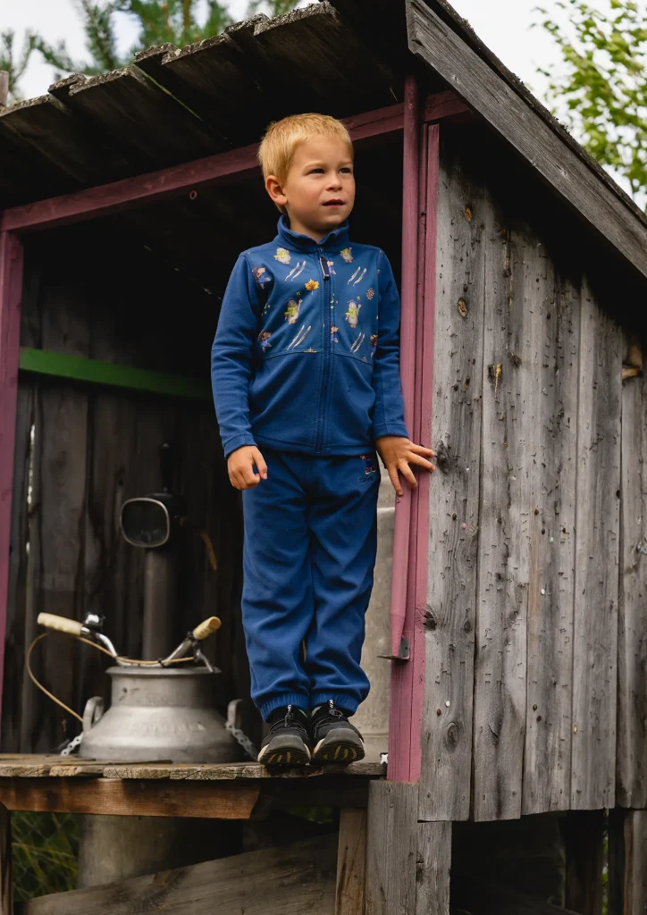 Skogstad — Fotoshoot for Flåklypa-kolleksjon for barn, bilde 3
