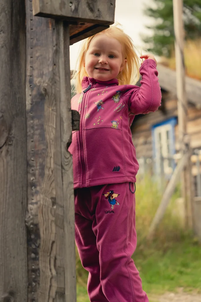 Skogstad — Fotoshoot for Flåklypa-kolleksjon for barn, bilde 2